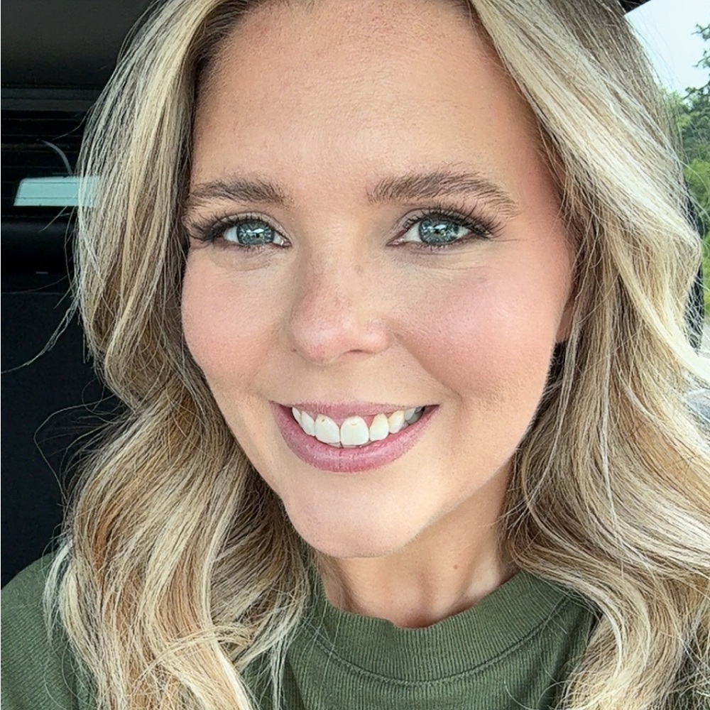 Meet your Posher, Kara